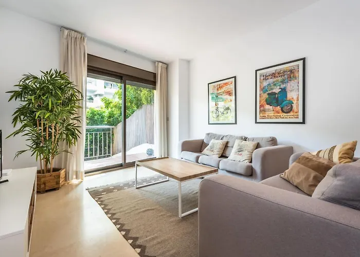 Apartament Center I *